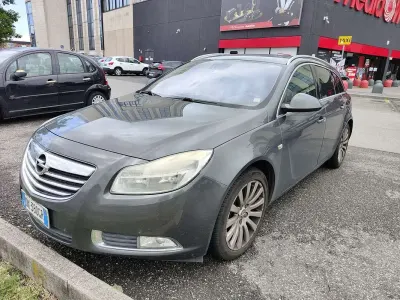 Usata Opel Insignia Cosmo 160 CV (117 kW) 2009 Grigio Station wagon