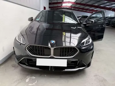 Begagnad BMW 118 M Sport 150 HK (110 kW) 2025 Svart Halvkombi