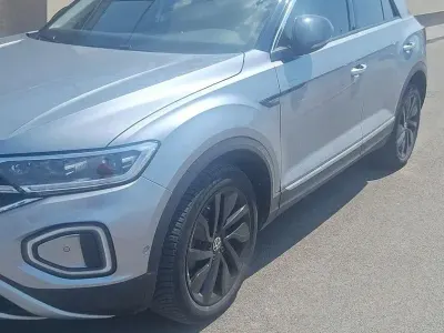 Usata VW T-Roc 150 CV (110 kW) 2022 Grigio SUV