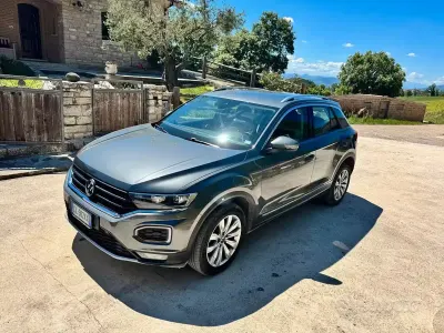 Usata VW T-Roc 150 CV (110 kW) 2021 Grigio SUV