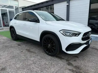 Usata Mercedes GLA200 Premium 150 CV (110 kW) 2021 Bianco SUV