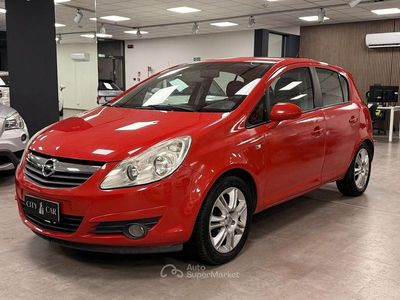 Usata Opel Corsa Cosmo 80 CV (58 kW) 2008 Rosso Utilitaria