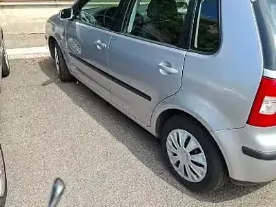 Usata VW Polo Comfortline 101 CV (74 kW) 2002 Grigio Utilitaria