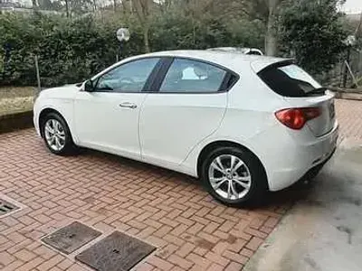 Usata Alfa Romeo Giulietta Progression 105 CV (77 kW) 2015 Utilitaria