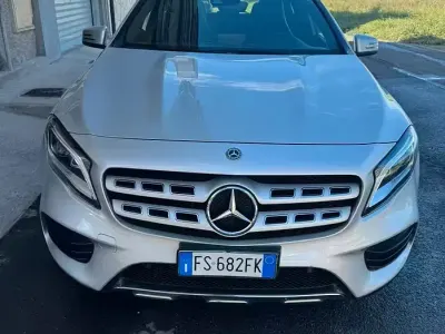 Usata Mercedes GLA220 170 CV (125 kW) 2018 SUV