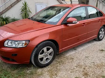 Usata Volvo S40 Momentum 145 CV (106 kW) 2011 Rosso Berlina