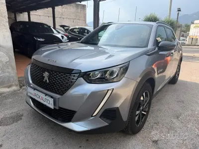 Usata Peugeot 2008 Allure 130 CV (95 kW) 2023 Grigio SUV