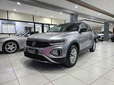Usata VW T-Roc 116 CV (85 kW) 2025 Grigio SUV