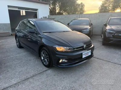 Usata VW Polo R-line 150 CV (110 kW) 2021 Grigio Utilitaria