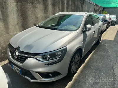 Usata Renault Mégane GrandTour Intens 140 CV (102 kW) 2020 Grigio Station wagon