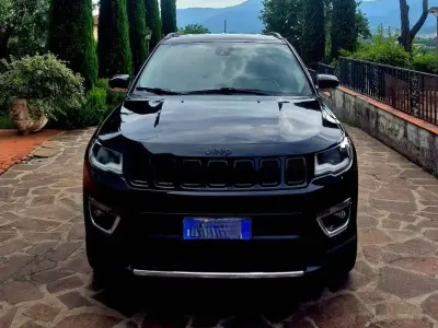Usata Jeep Compass Limited 140 CV (102 kW) 2017 Nero SUV