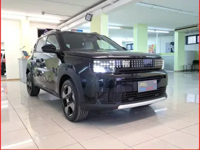 Nuova Fiat Grande Panda La Prima 100 CV (73 kW) 2026 Nero Utilitaria
