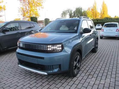 Nuova Fiat Grande Panda La Prima 110 CV (80 kW) 2025 Blu Utilitaria