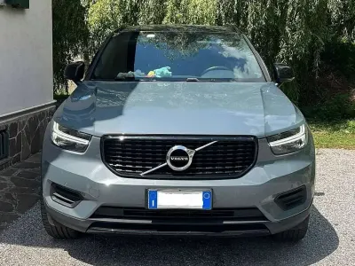 Usata Volvo XC40 R-Design 163 CV (119 kW) 2019 Grigio SUV
