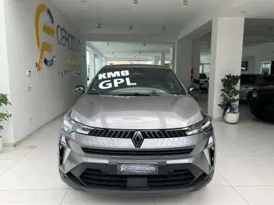 Nuova Renault Captur Techno 101 CV (74 kW) 2026 Grigio/nero metallizzato SUV