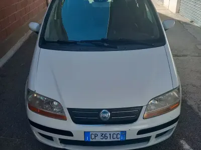 Usata Fiat Idea 95 CV (69 kW) 2004 Bianco Monovolume
