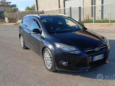 Käytetty Ford Focus 95 HP (69 kW) 2012 Musta Farmari
