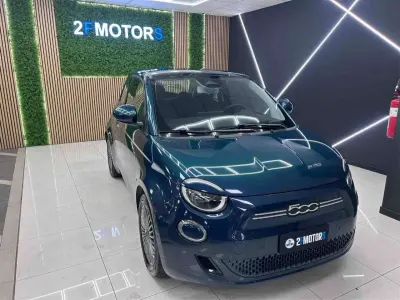 Usata Fiat 500e Icon 86 kW (118 CV) 2021 Blu/azzurro Berlina