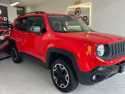 Gebraucht Jeep Renegade Trailhawk 170 PS (125 kW) 2015 Rot SUV