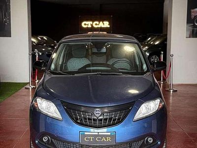 Usata Lancia Ypsilon 69 CV (50 kW) 2023 Blu/azzurro Utilitaria
