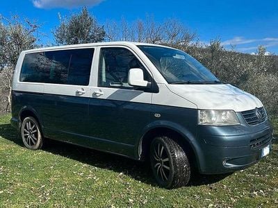 Usata VW Caravelle 131 CV (96 kW) 2006 Blu Monovolume