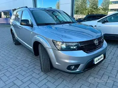Käytetty Fiat Freemont Lounge 170 HP (125 kW) 2015 Harmaa Katumaasturi