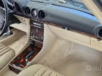 Usata Mercedes 560 245 CV (180 kW) 1986 Nero metallizzato metallizzato Cabrio