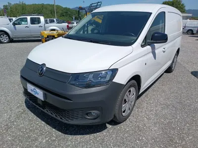 Usata VW Caddy Maxi Business 122 CV (89 kW) 2022 Bianco Monovolume