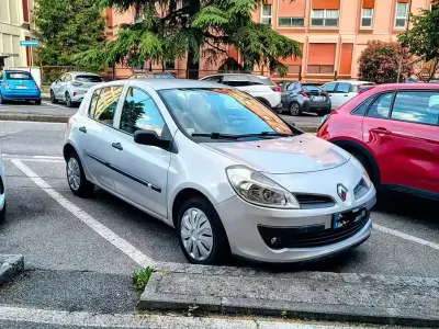 Usata Renault Clio II 75 CV (55 kW) 2006 Grigio Berlina