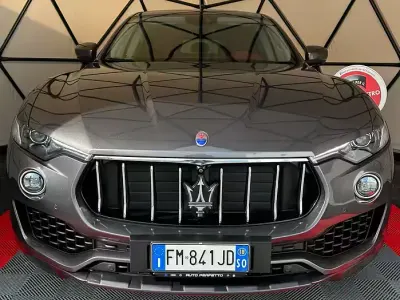 Usata Maserati GranSport 350 CV (257 kW) 2018 Grigio Station wagon