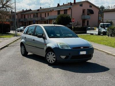 Usata Ford Fiesta 2004 Grigio Utilitaria