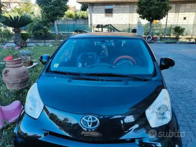 Usata Toyota iQ 99 CV (72 kW) 2009 Nero Utilitaria