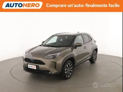 Usata Toyota Yaris Cross Trend 92 CV (67 kW) 2022 Oro SUV