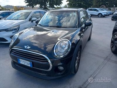 Usata Mini Cooper D Business 116 CV (85 kW) 2016 Nero Utilitaria