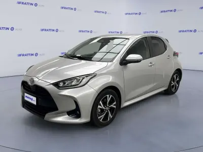 Usata Toyota Yaris Hybrid Trend 92 CV (67 kW) 2025 Silver [1l0]  metallizzato Berlina
