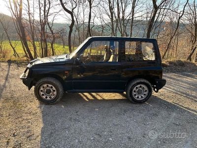 Usata Suzuki Vitara 75 CV (55 kW) 1988 Nero Station wagon