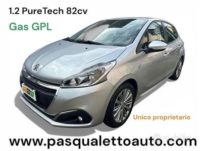 Usata Peugeot 208 Allure 82 CV (60 kW) 2016 Grigio Utilitaria