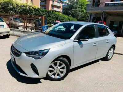 Usata Opel Corsa Design & Tech 102 CV (75 kW) 2023 Grigio Utilitaria
