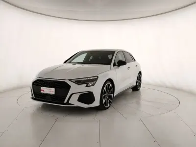 Usata Audi A3 S-Line 150 CV (110 kW) 2023 Bianco ghiaccio metallizzato Berlina