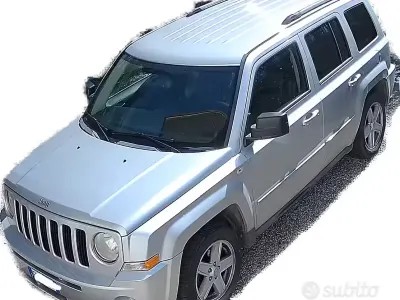 Usata Jeep Patriot 163 CV (119 kW) 2011 Grigio SUV
