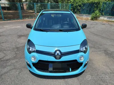 Usata Renault Twingo Night&Day 75 CV (55 kW) 2014 Bluazzurro Utilitaria