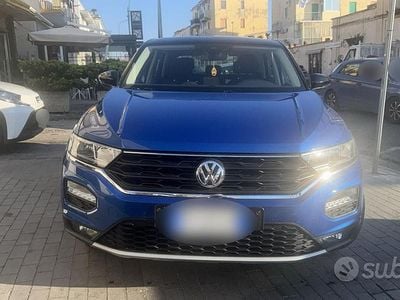 Usata VW T-Roc Style 115 CV (84 kW) 2018 Blu SUV