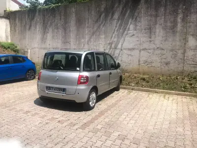 Usata Fiat Multipla 120 CV (88 kW) 2006 Grigio Monovolume
