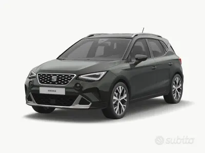 Usata Seat Arona Xperience 110 CV (80 kW) 2024 Grigio cliff nero midnight SUV