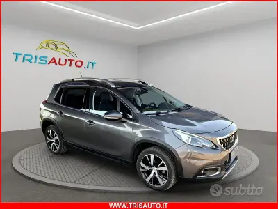 Usata Peugeot 2008 Allure 101 CV (74 kW) 2018 Grigio SUV