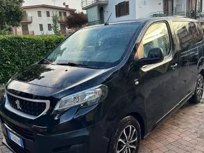 Usata Peugeot Traveller 120 CV (88 kW) 2018 Nero Monovolume