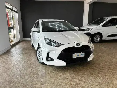 Usata Toyota Yaris Hybrid Active 2020 Bianco Berlina