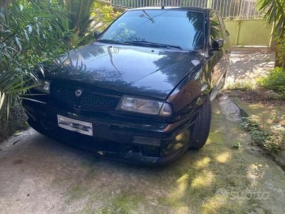 Usado Lancia Delta 193 CV (141 kW) 1998 Negro Utilitario
