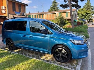 Usata VW Caddy Maxi California 122 CV (89 kW) 2022 Blu/azzurro Monovolume
