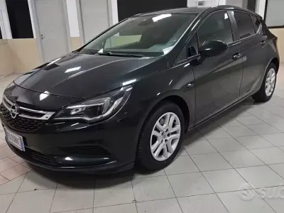 Usata Opel Astra Innovation 110 CV (80 kW) 2016 Nero Berlina